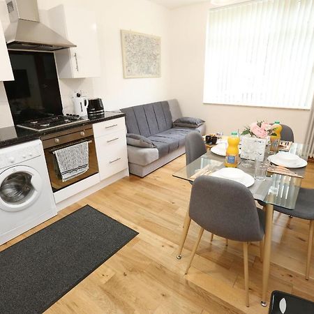Luxurious Apartment "N22" London Kültér fotó